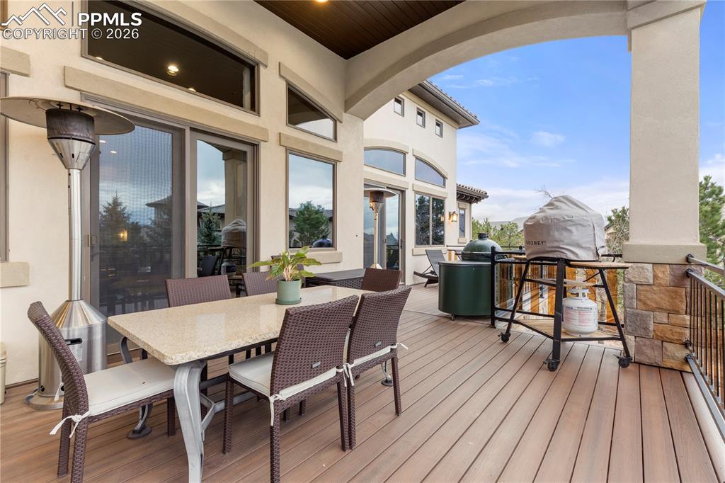 Image 20 of 46: Deck