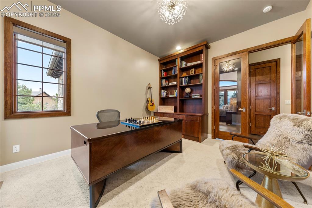 Image 21 of 46: Office