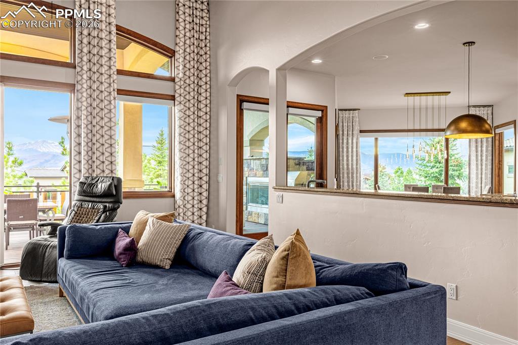 Image 39 of 46: Living Room