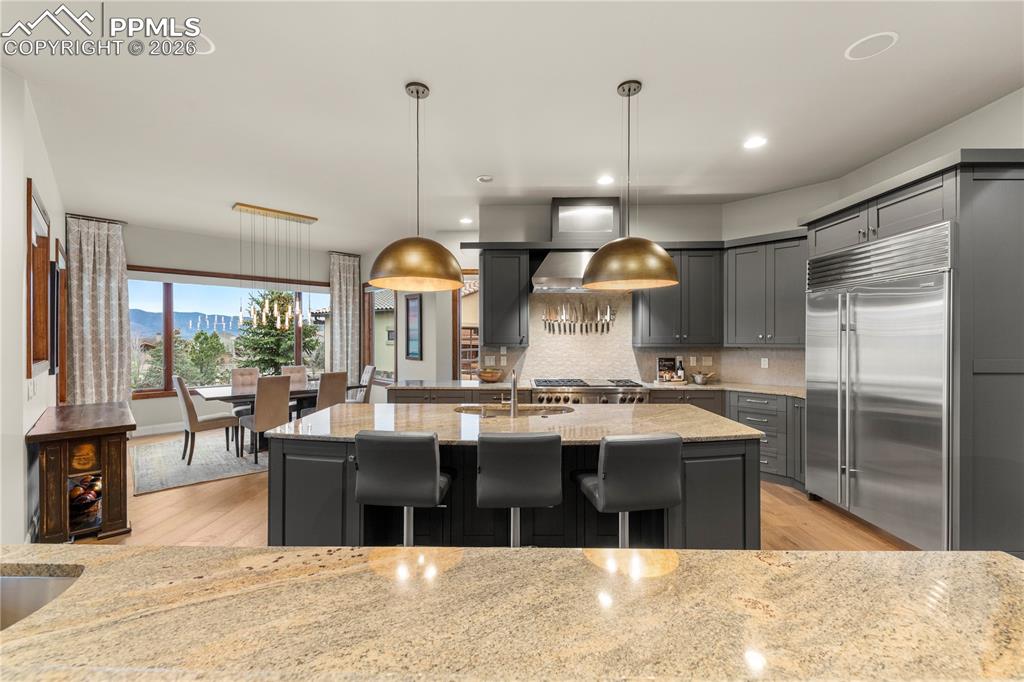 Image 4 of 46: Kitchen