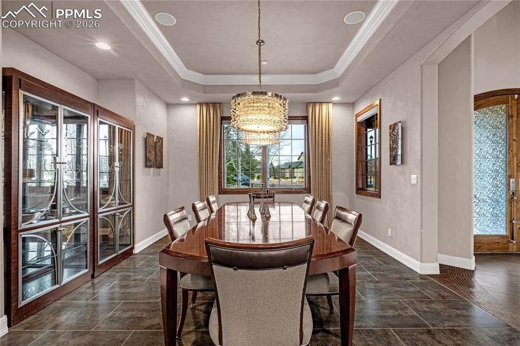 Image 7 of 46: Dining Area