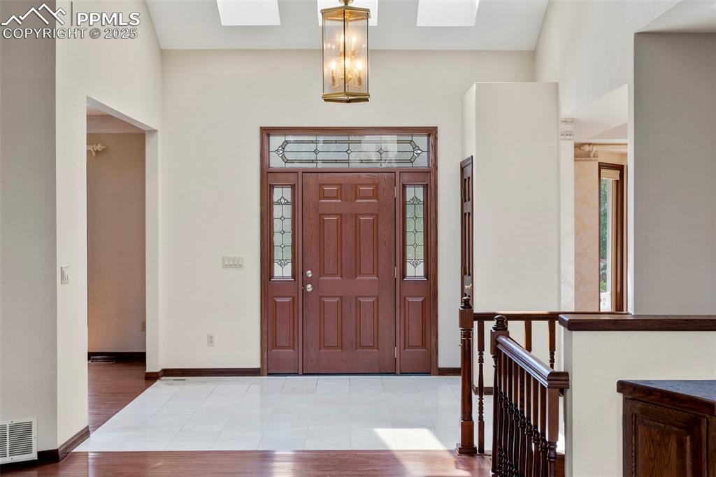 Image 3 of 36: Entry