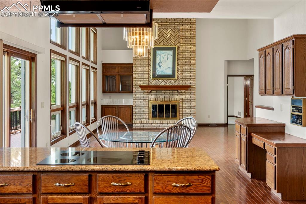Image 9 of 36: Kitchen