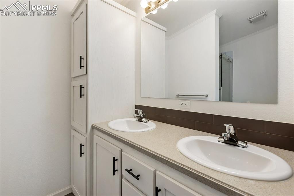 Image 11 of 17: No Description Available