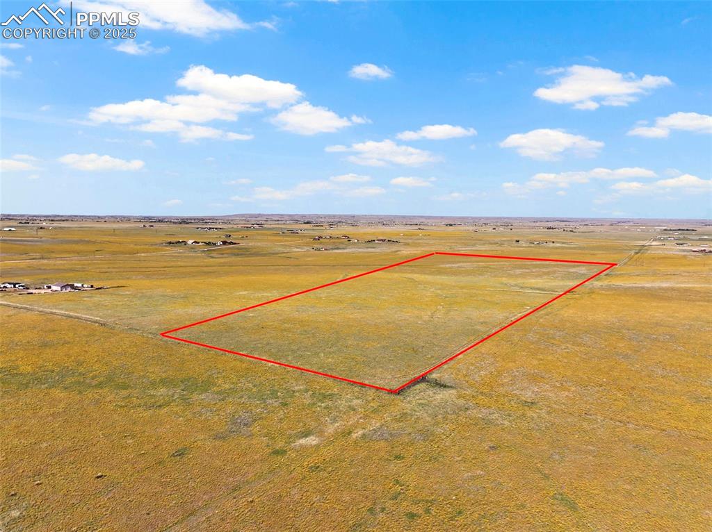 Image 20 of 43:  "Property Lines are approximate and not a survey" 