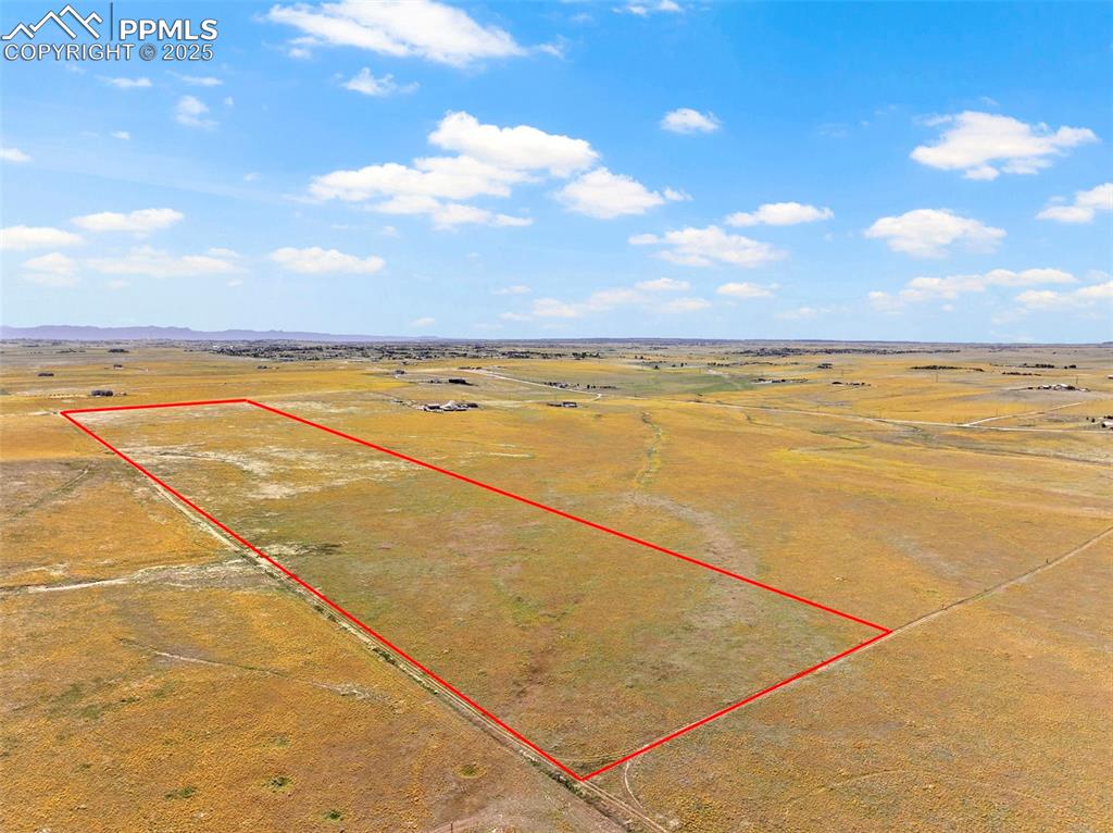 Image 21 of 43: "Property Lines are approximate and not a survey"