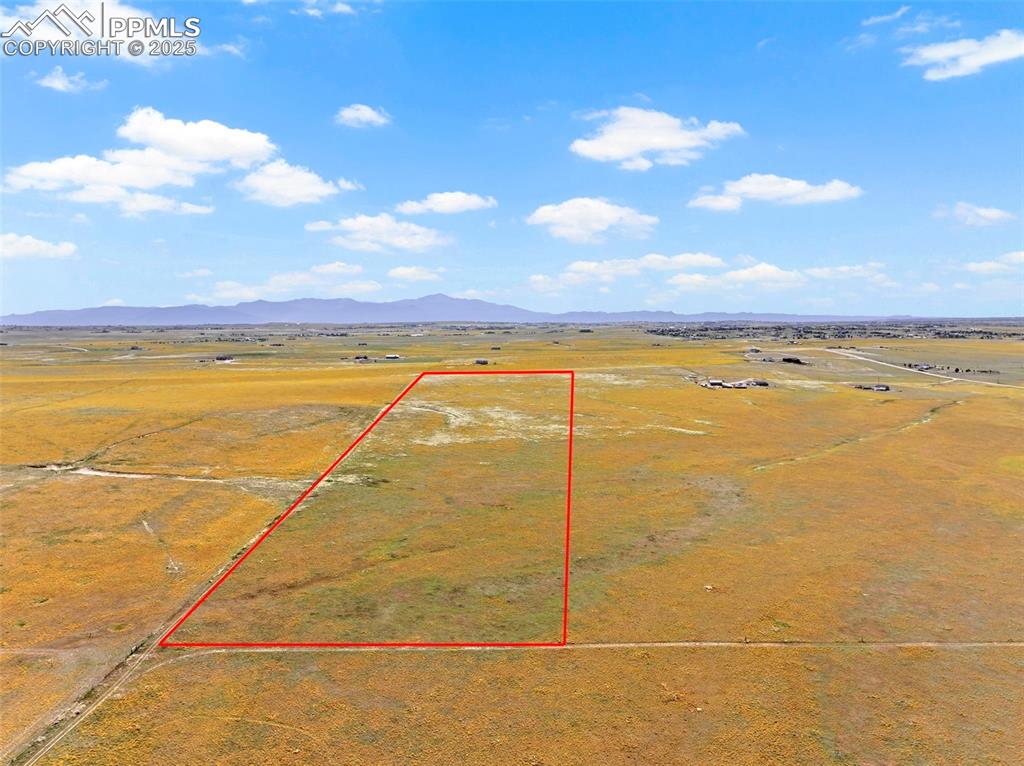 Image 22 of 43:  "Property Lines are approximate and not a survey" 
