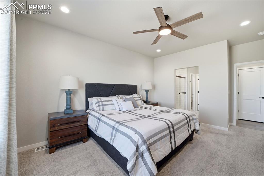 Image 14 of 47: Bedroom