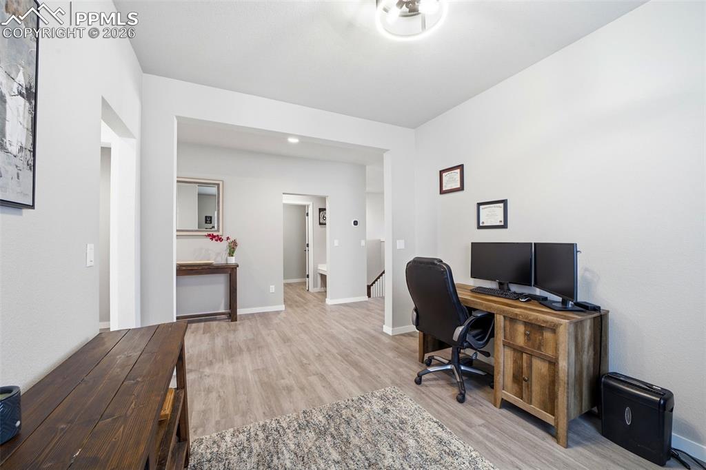 Image 20 of 47: Office