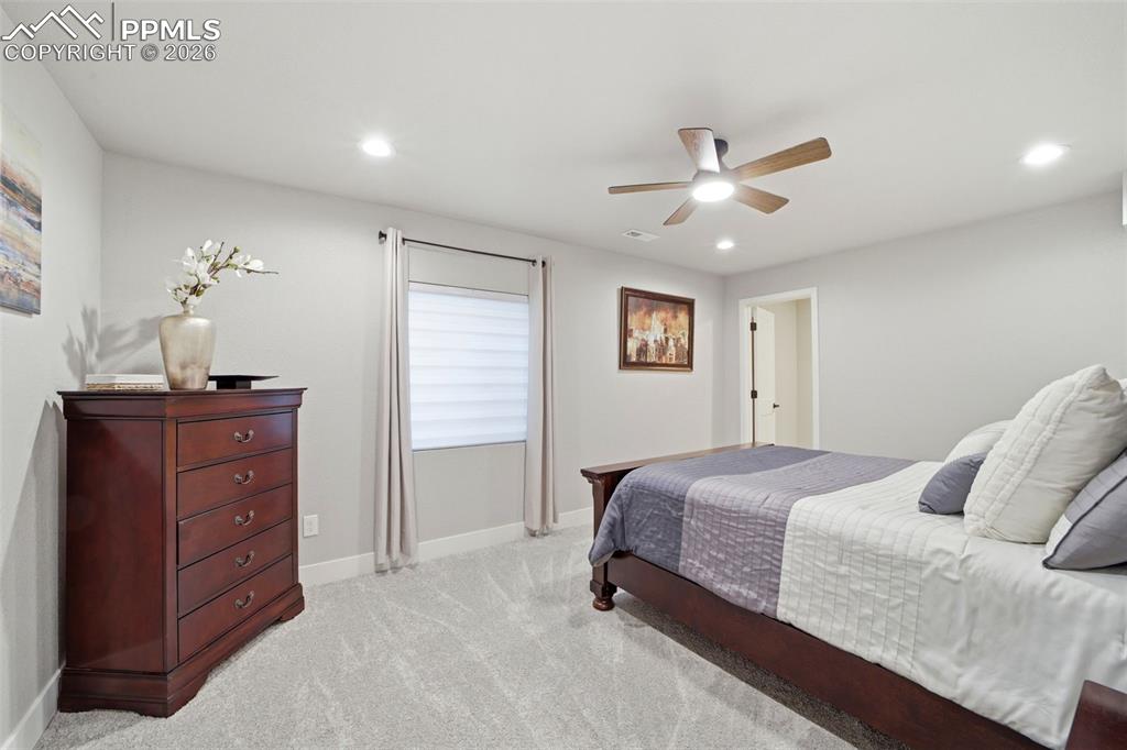 Image 33 of 47: Bedroom