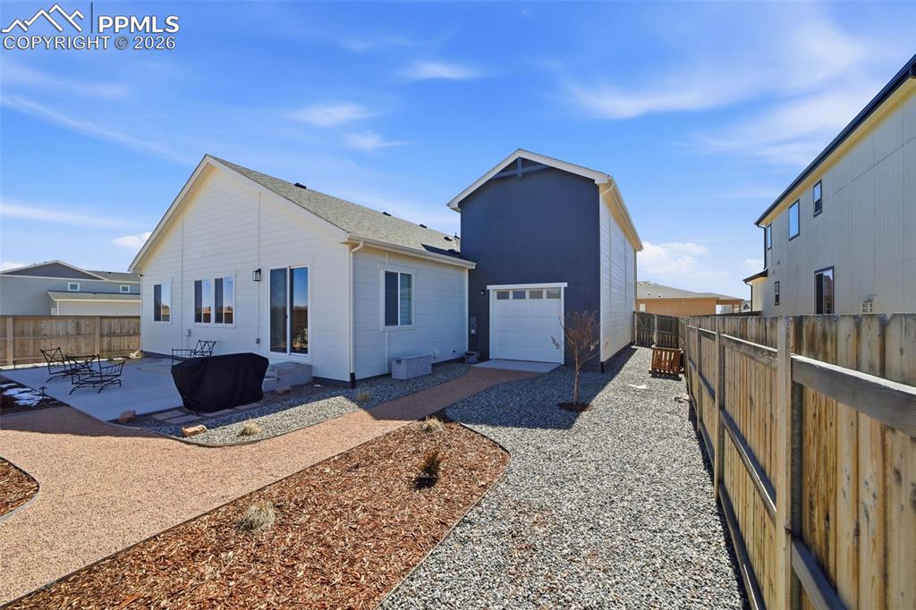 Image 38 of 47: Back of Structure