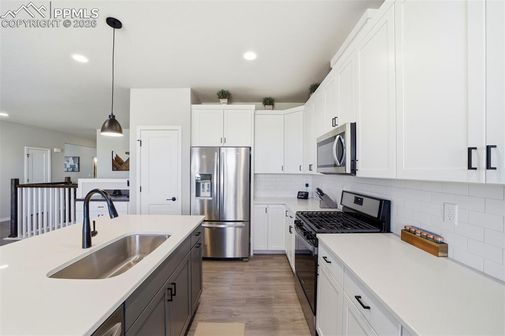 Image 6 of 47: Kitchen