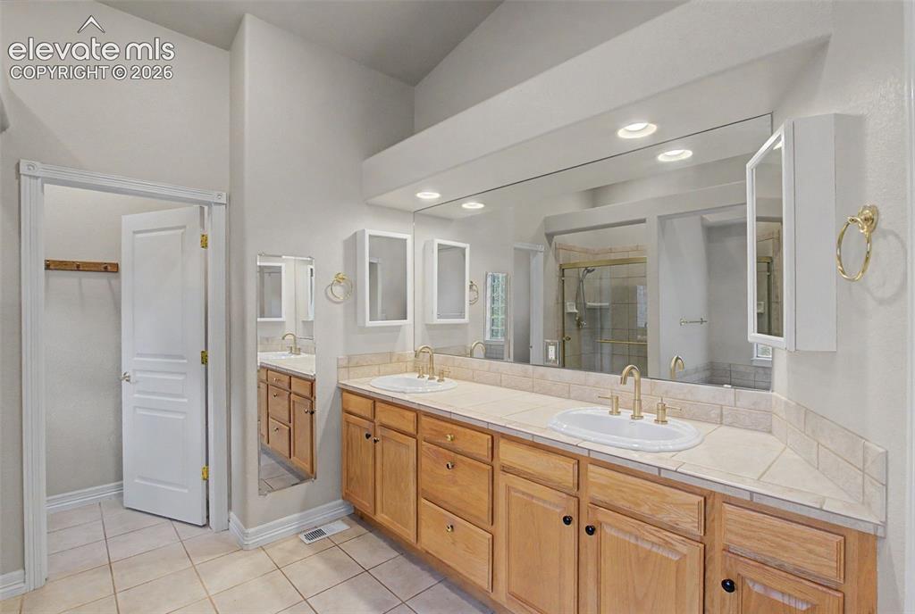Image 23 of 46: Master Bathroom