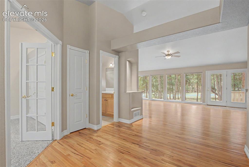 Image 3 of 46: Entrance Foyer