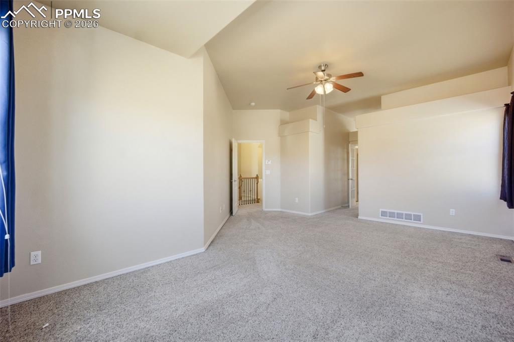 Image 28 of 50: Bedroom