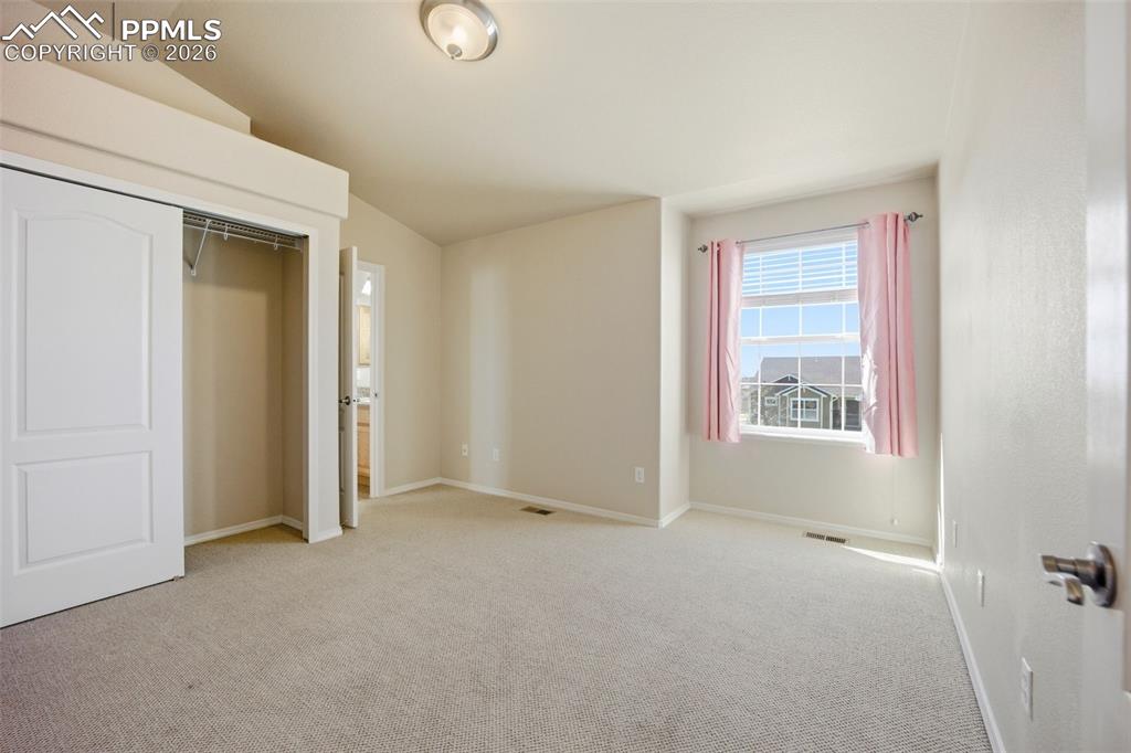 Image 32 of 50: Bedroom