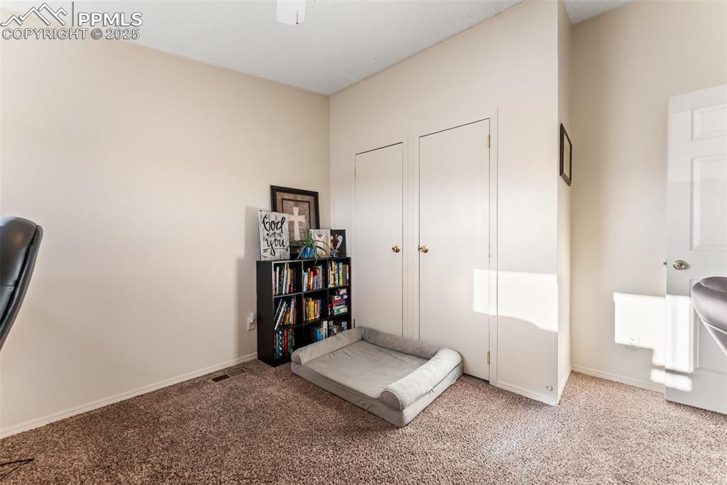 Image 26 of 35: Bedroom