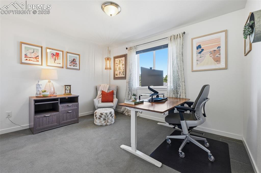 Image 37 of 50: Upper Bedroom 3