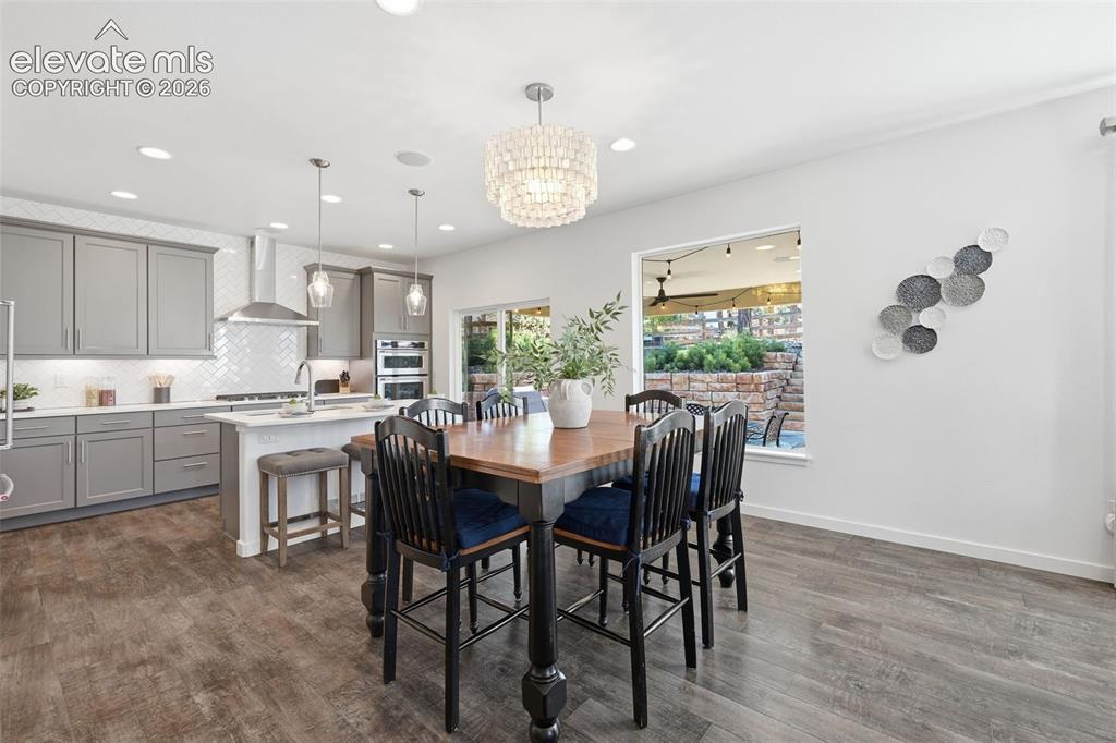 Image 9 of 50: Kitchen