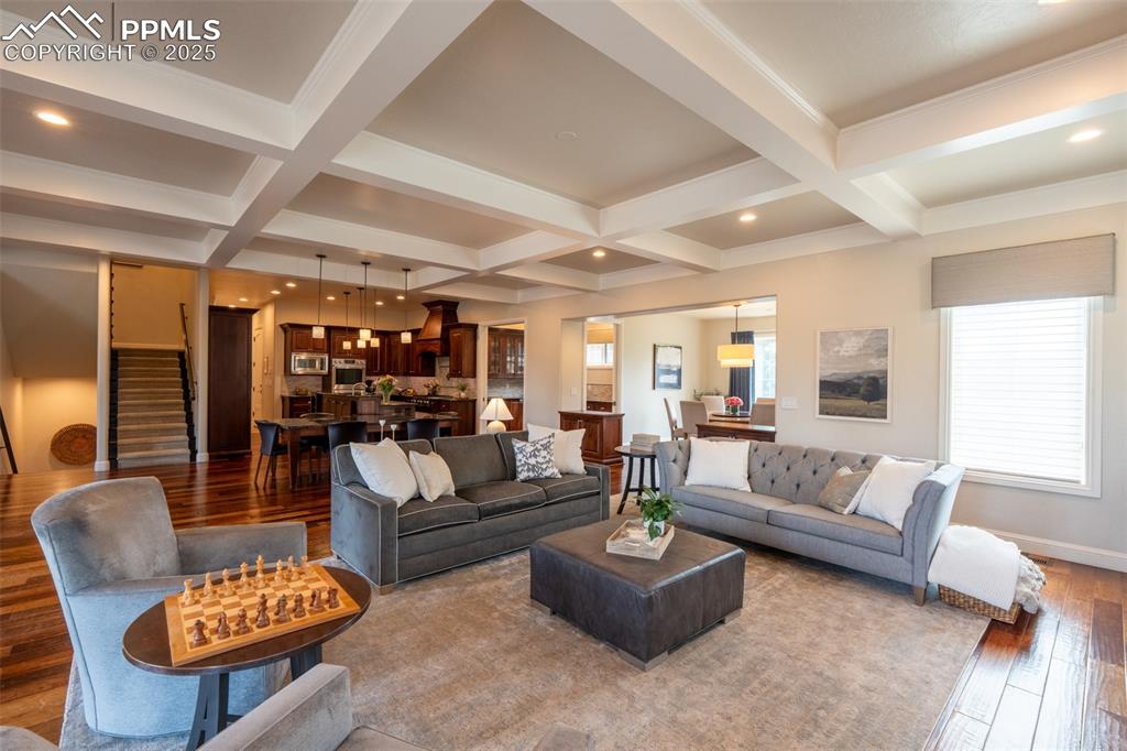 Image 9 of 50: Living Room