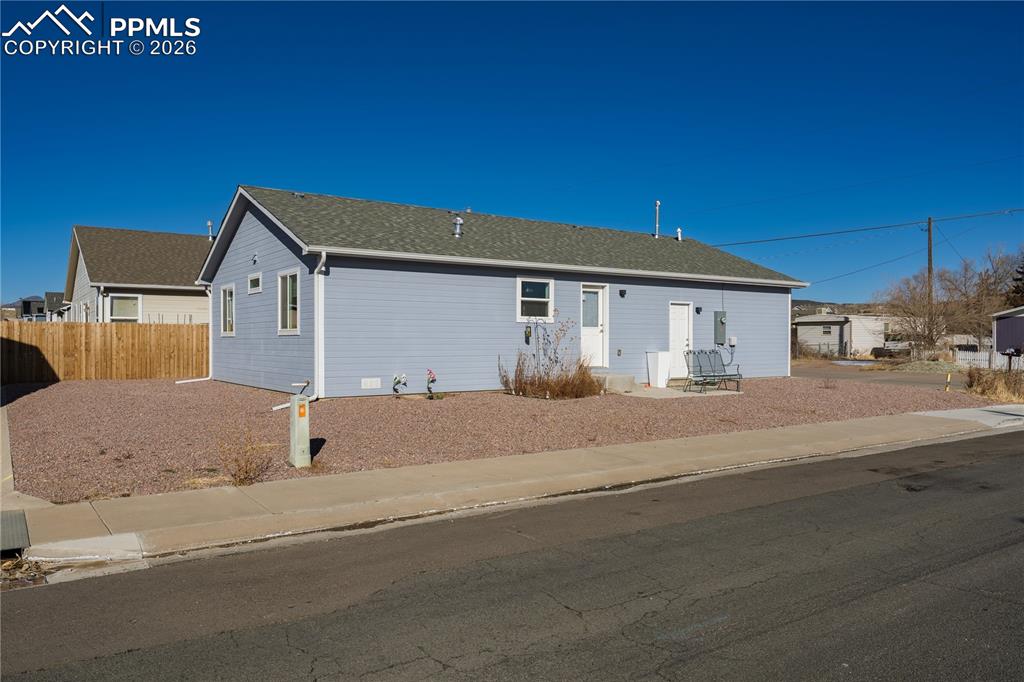 Image 24 of 25: Side of Structure