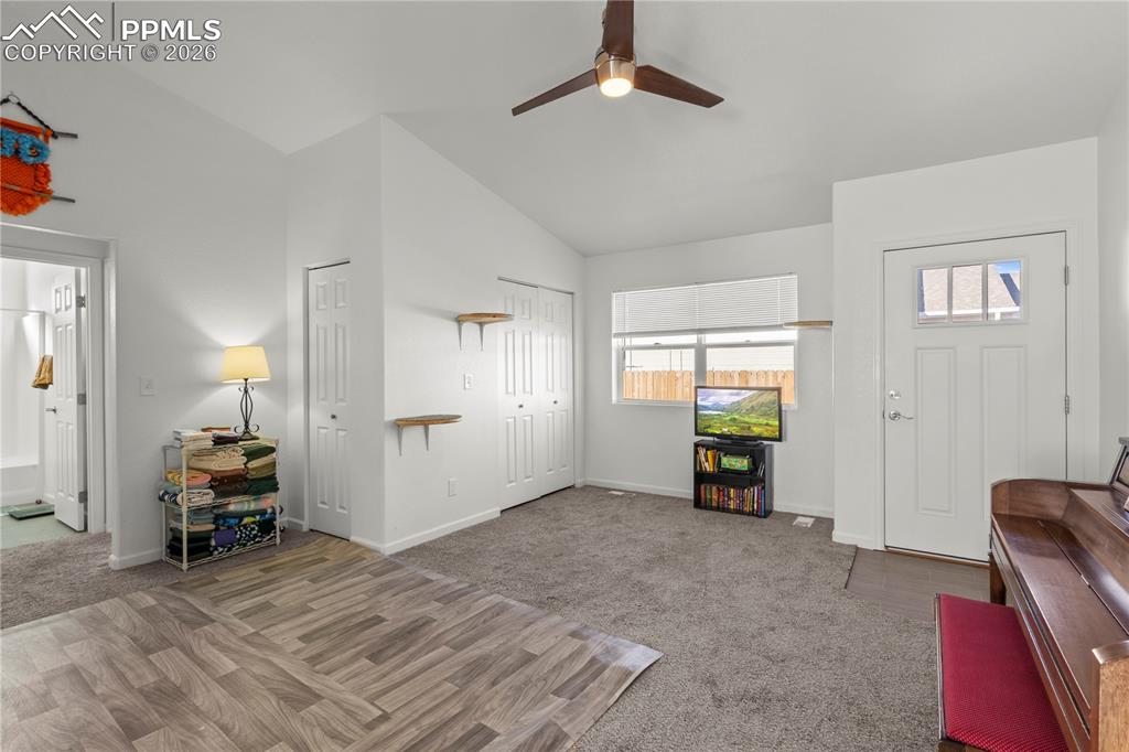 Image 7 of 25: Living Room