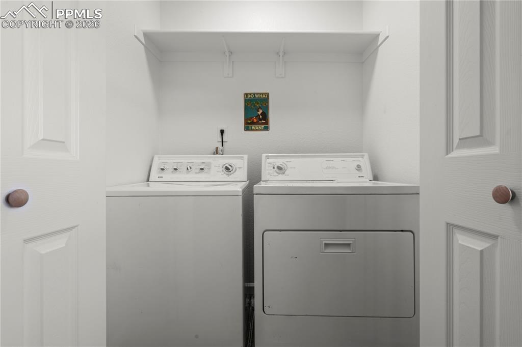 Image 8 of 25: Laundry