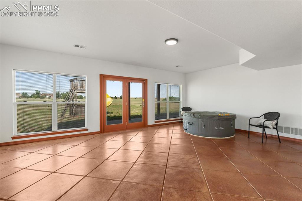 Image 24 of 33: Walk out to spectacular view of the mountains