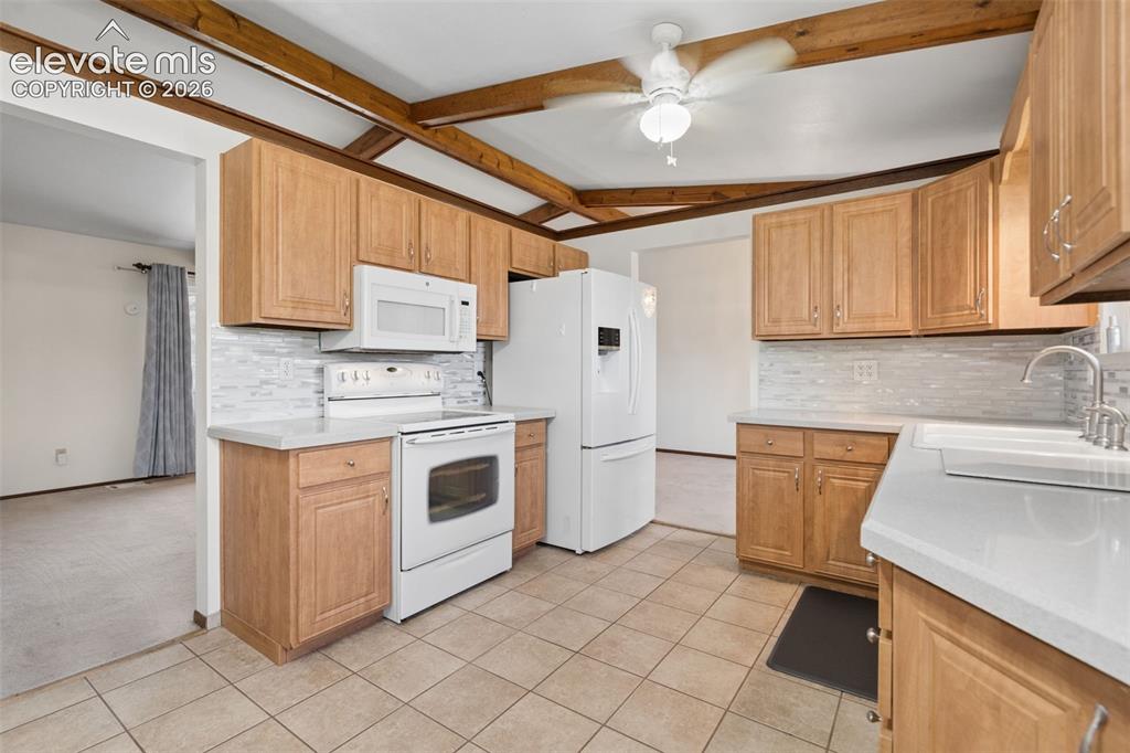 Image 10 of 47: Kitchen