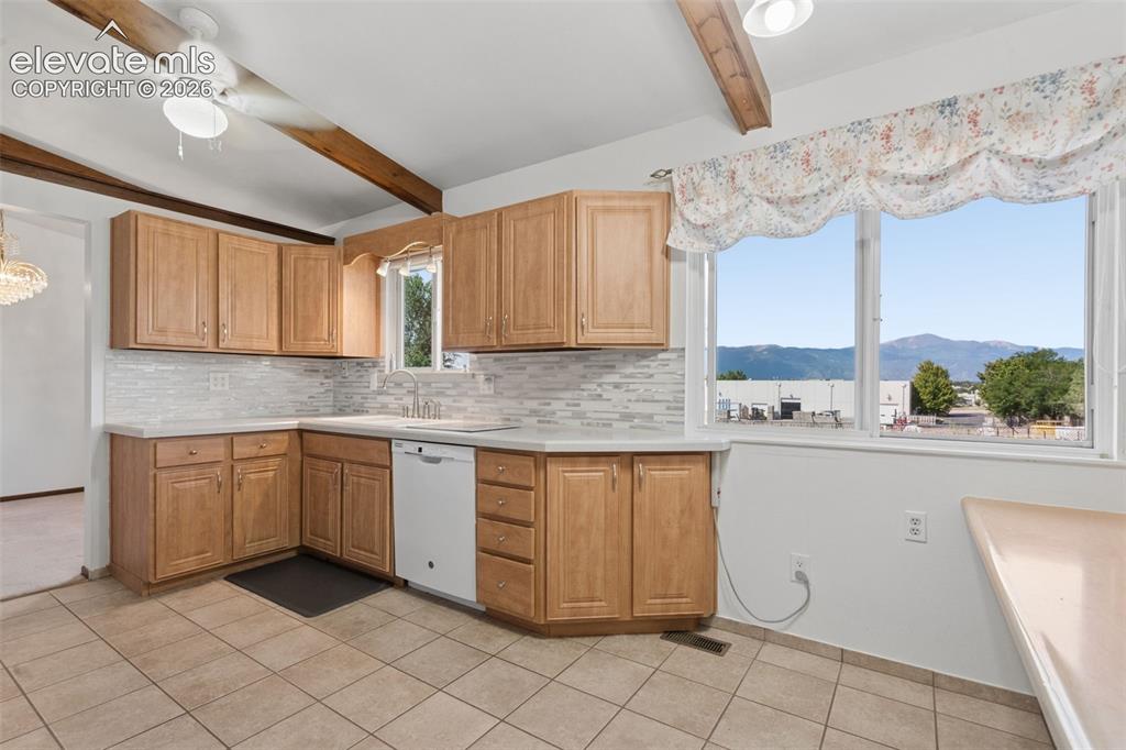 Image 12 of 47: Kitchen