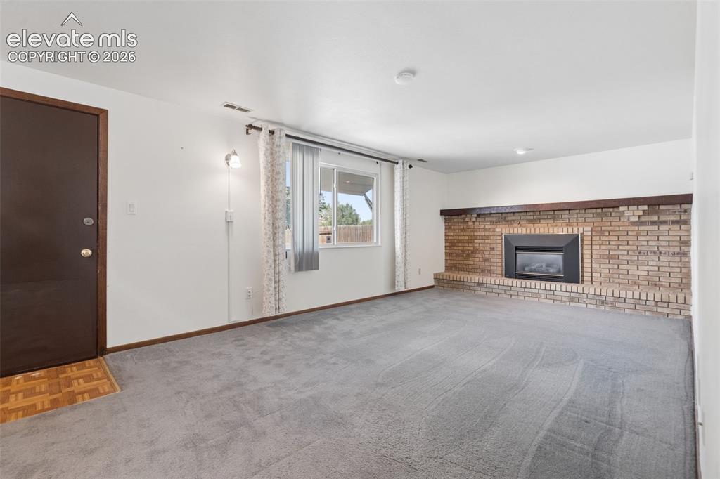 Image 16 of 47: Family Room