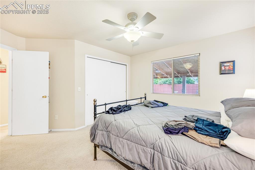 Image 18 of 28: Bedroom