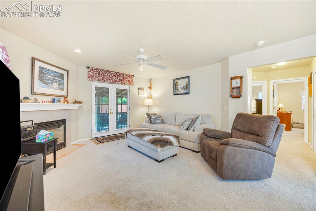 Image 7 of 28: Living Room