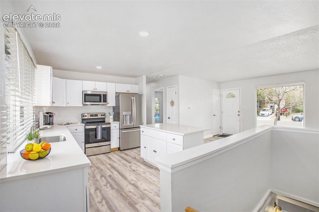 Image 6 of 27: Kitchen