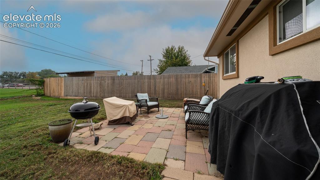 Image 11 of 17: Patio