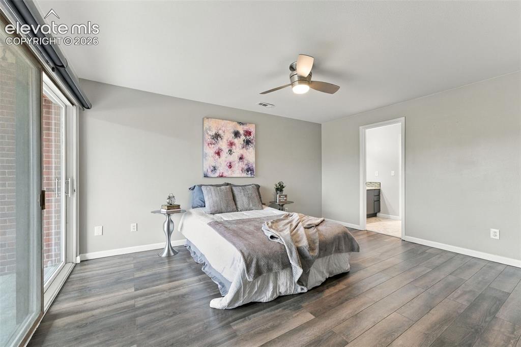 Image 18 of 47: Bedroom