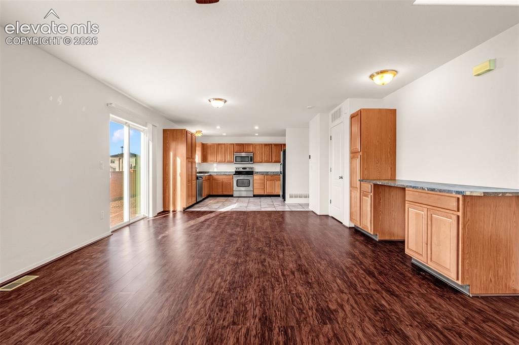 Image 9 of 31: Living Room