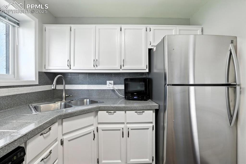 Image 10 of 34: Kitchen