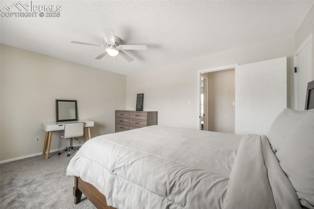 Image 29 of 50: Bedroom