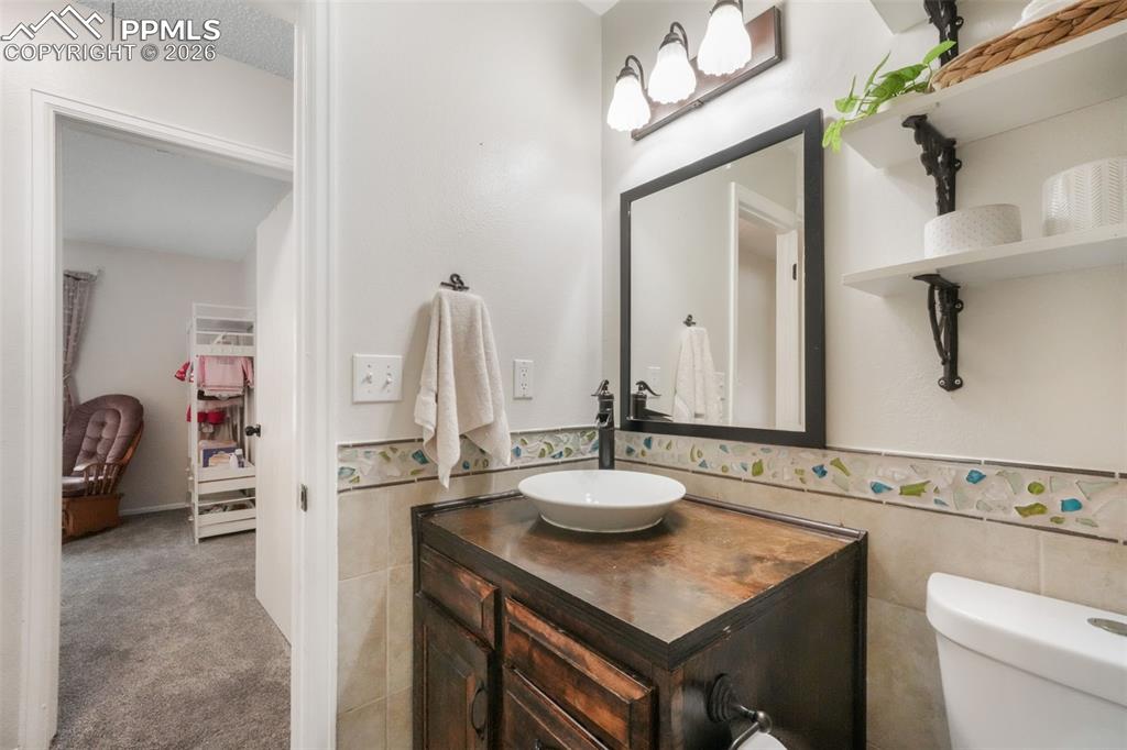 Image 31 of 50: Bathroom