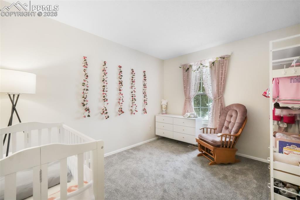 Image 32 of 50: Bedroom