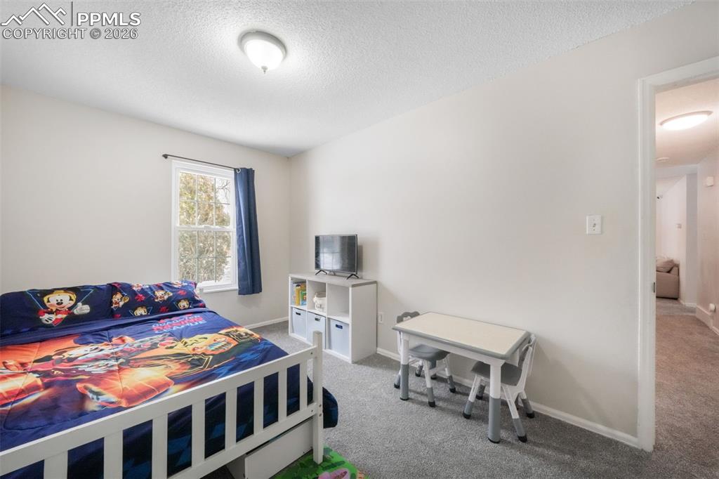 Image 38 of 50: Bedroom