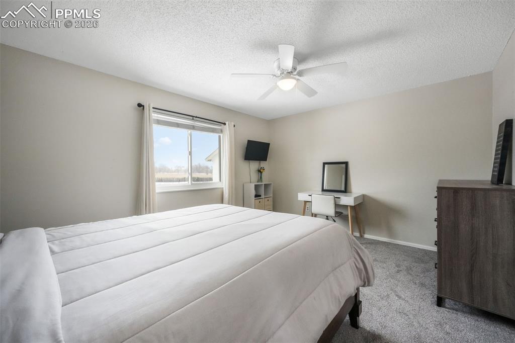 Image 41 of 50: Bedroom