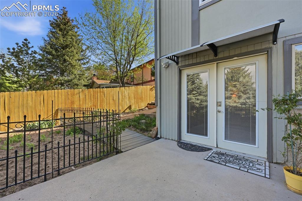 Image 37 of 49: This is the Private Entry for the Basement Apartment! 