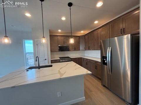 Image 5 of 16: Kitchen