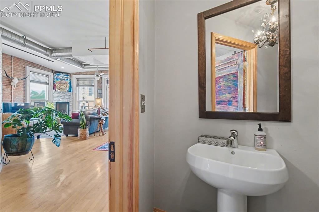 Image 47 of 49: Bathroom
