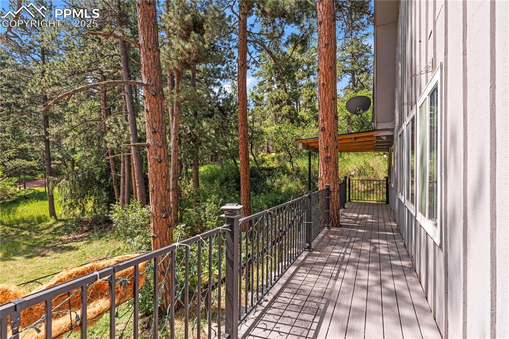 Image 6 of 36: Deck