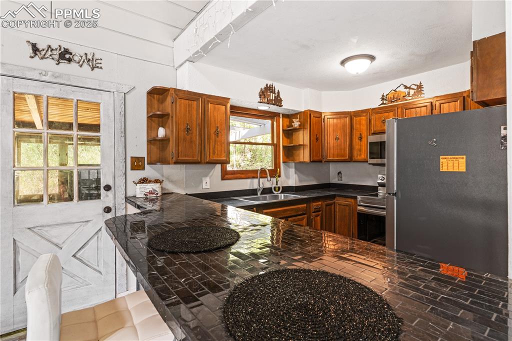 Image 9 of 36: Kitchen