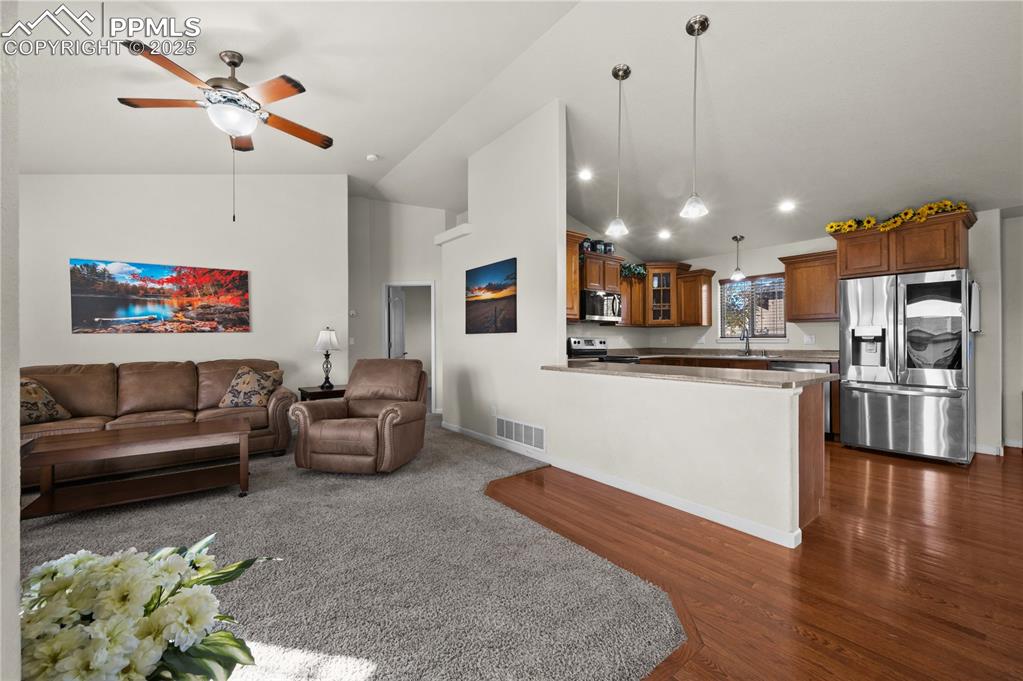 Image 6 of 35: Large open living room