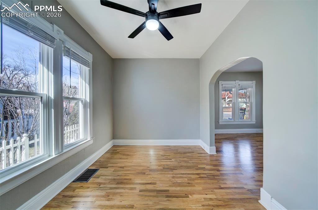 Image 5 of 23: Dining Room